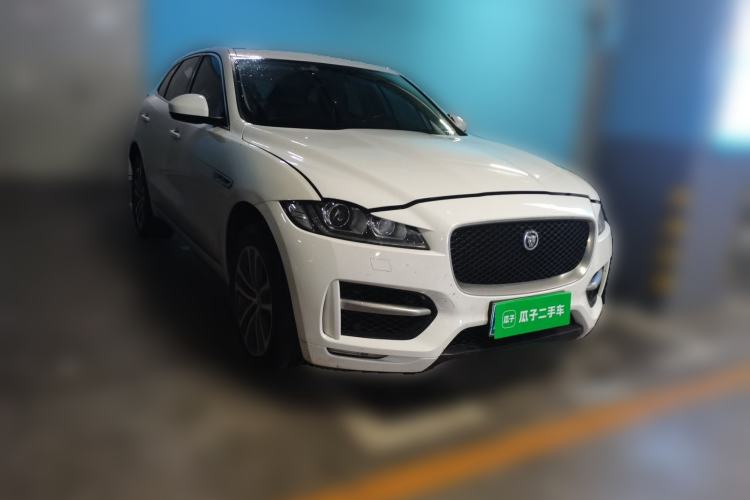 Used Jaguar F-PACE 2018 2.0T All-Wheel Drive R-Sport Sport Edition Front Right 45 Deg