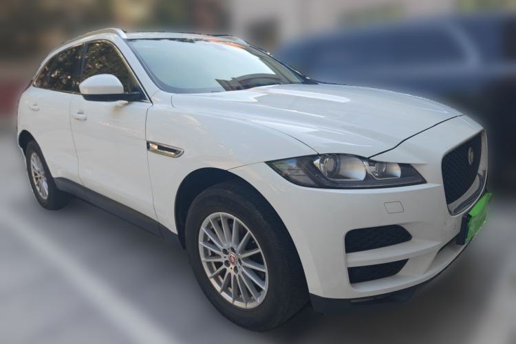 Used Jaguar F-PACE 2018 2.0T Four-Wheel Drive Urban Luxury Edition Front Right 45 Deg