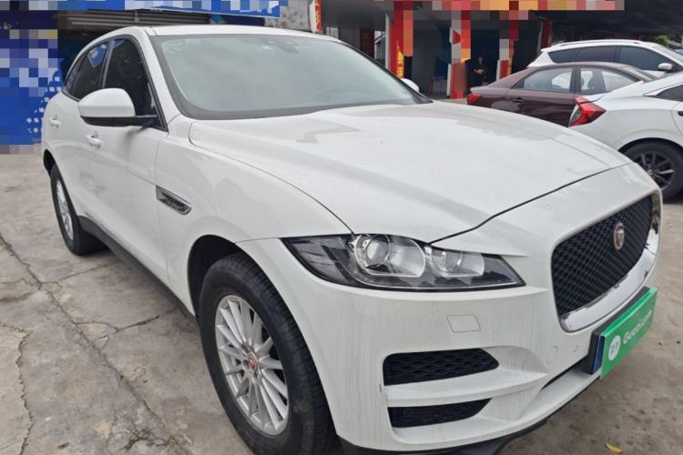 Used Jaguar F-PACE 2018 2.0T Two-Wheel Drive Urban Deluxe Edition Front Right 45 Deg