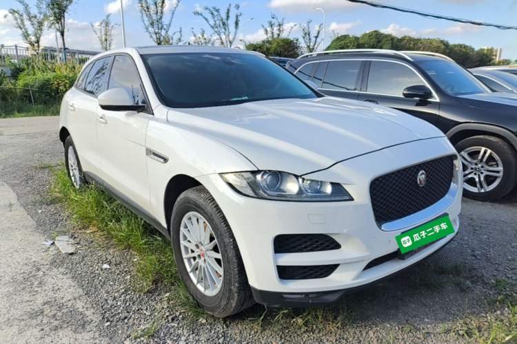 Used Jaguar F-PACE 2018 2.0T Four-Wheel Drive Urban Luxury Edition Front Right 45 Deg