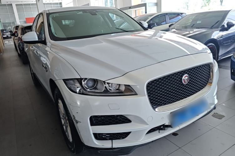 Used Jaguar F-PACE 2018 2.0T Four-Wheel Drive Urban Luxury Edition Front Right 45 Deg