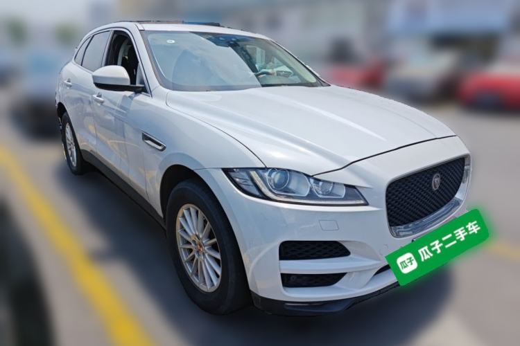 Used Jaguar F-PACE 2018 2.0T Two-Wheel Drive Urban Deluxe Edition Front Right 45 Deg