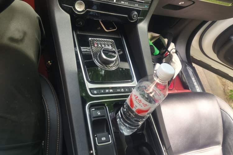 Used Jaguar F-PACE 2018 2.0T Four-Wheel Drive Urban Luxury Edition Gear Lever