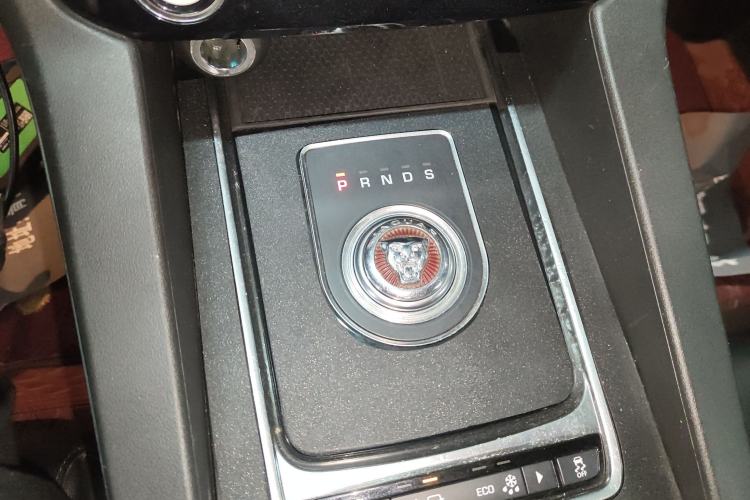 Used Jaguar F-PACE 2018 2.0T Two-Wheel Drive Urban Deluxe Edition Gear Lever