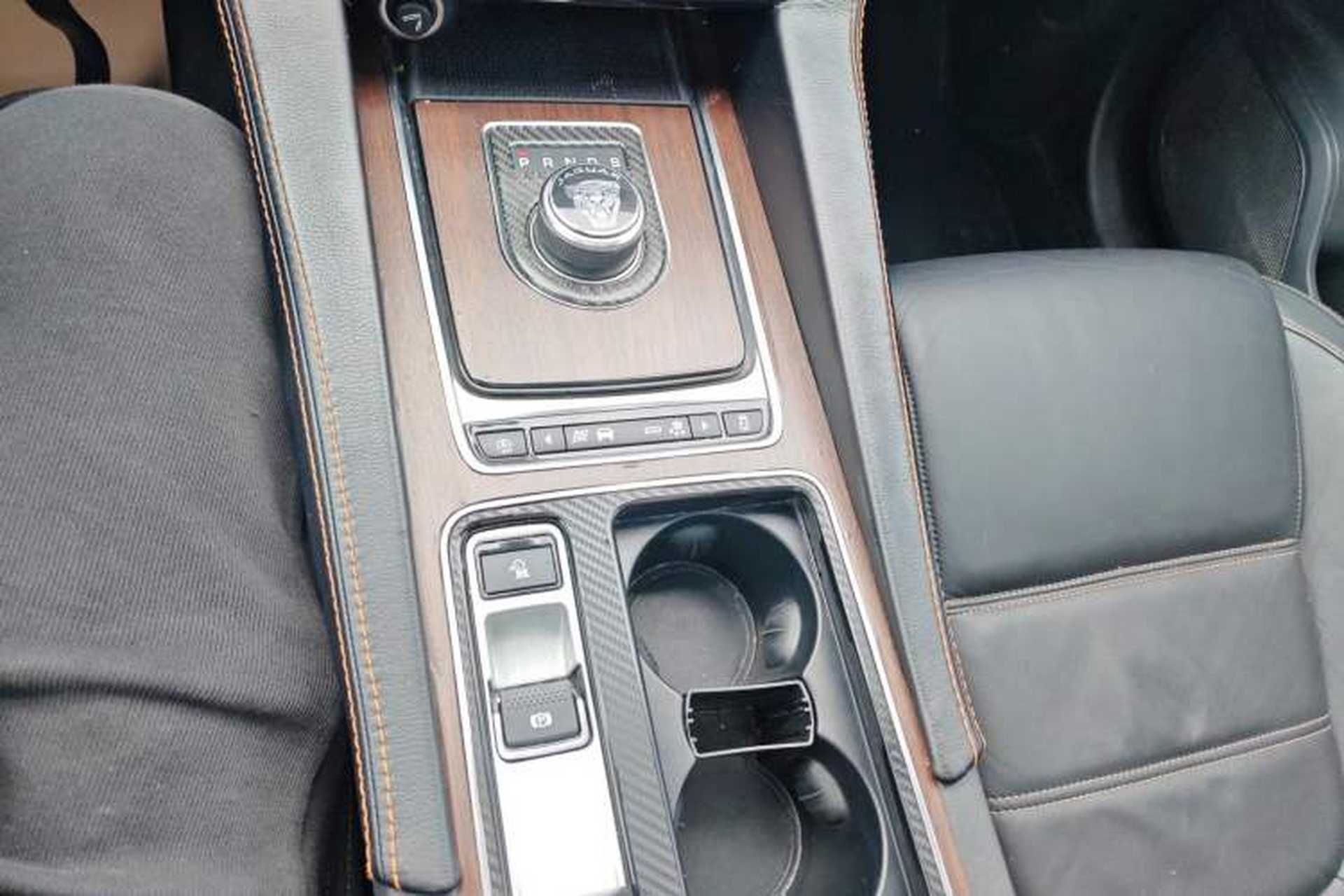 Used Jaguar F-PACE 2018 2.0T Four-Wheel Drive Urban Luxury Edition Gear Lever