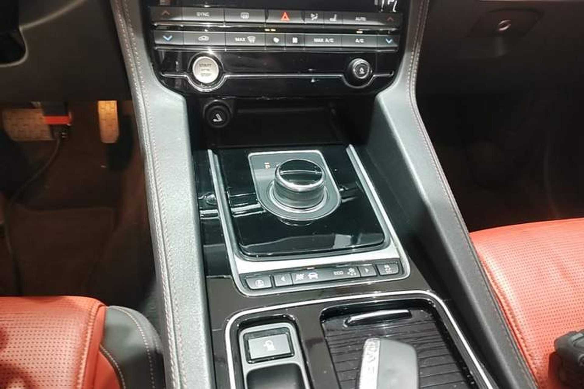 Used Jaguar F-PACE 2018 2.0T All-Wheel Drive R-Sport Sport Edition Gear Lever