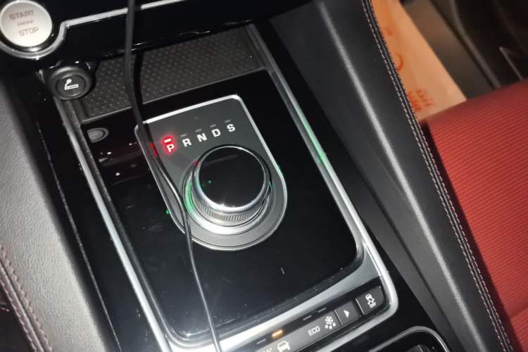 Used Jaguar F-PACE 2018 3.0 SC Four-Wheel Drive R-Sport Sport Edition Gear Lever