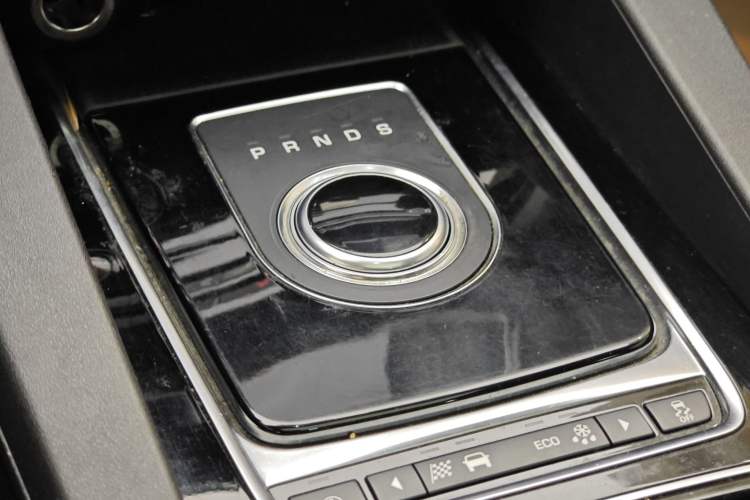 Used Jaguar F-PACE 2018 2.0T Four-Wheel Drive Urban Luxury Edition Gear Lever