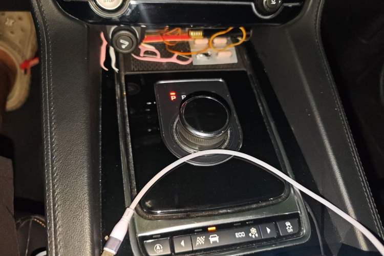 Used Jaguar F-PACE 2018 2.0T Four-Wheel Drive Urban Luxury Edition Gear Lever