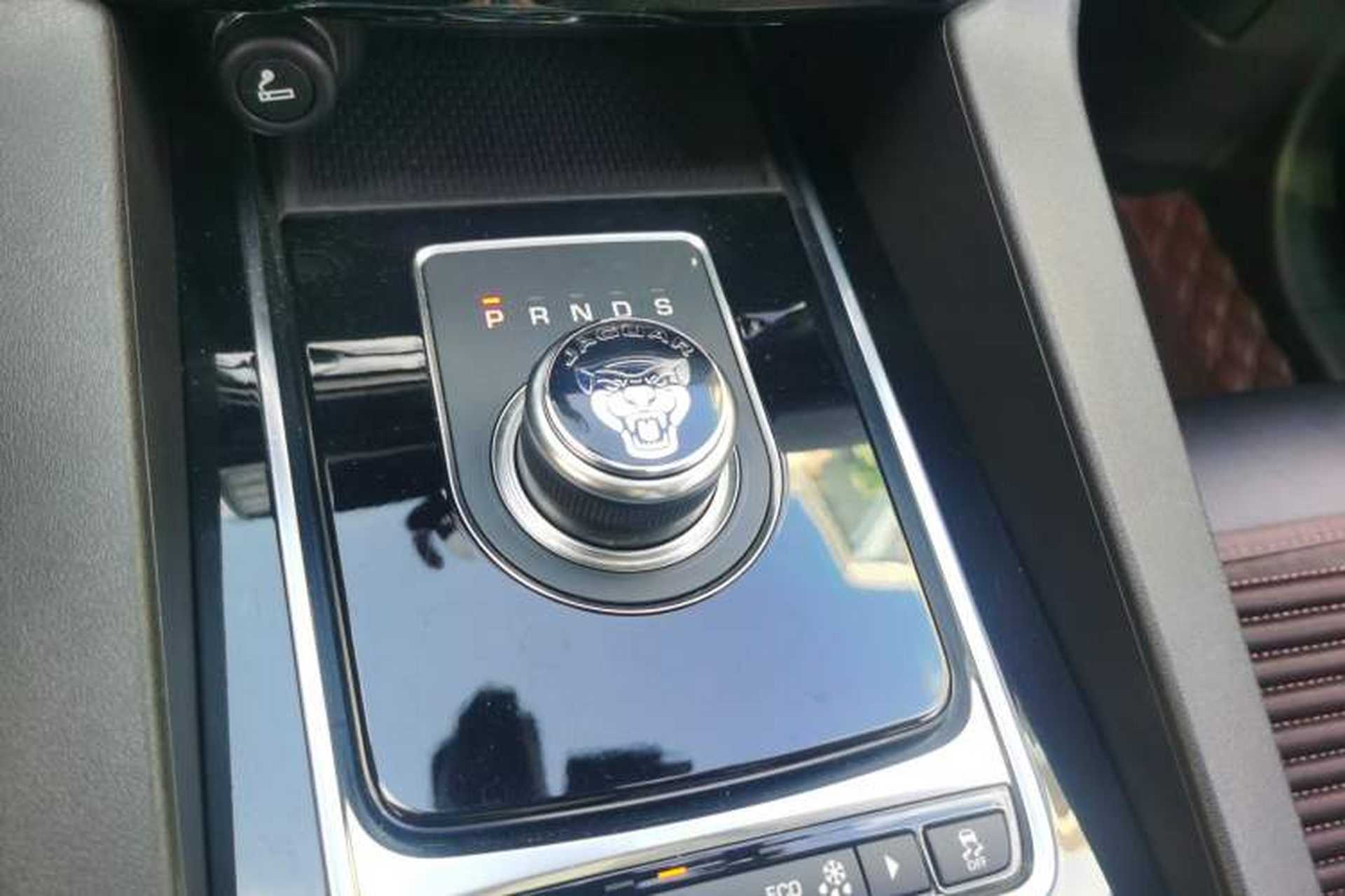 Used Jaguar F-PACE 2018 2.0T Two-Wheel Drive Urban Deluxe Edition Gear Lever