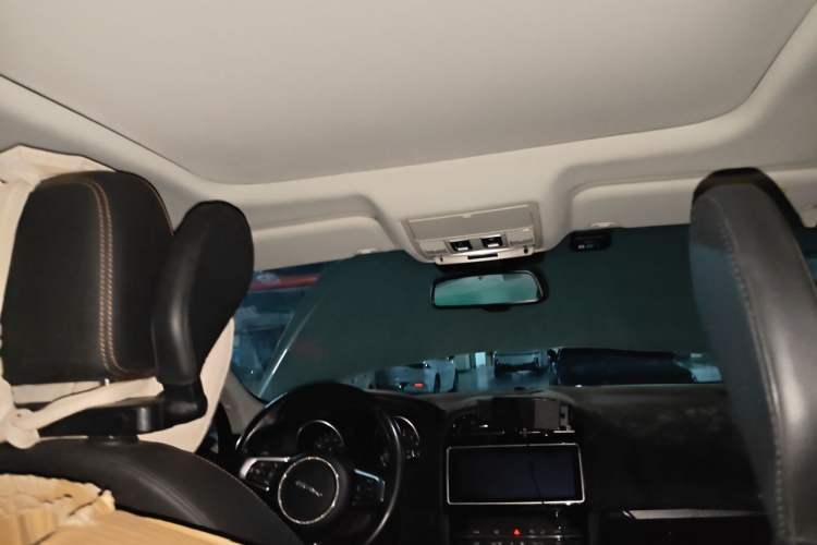 Used Jaguar F-PACE 2018 2.0T Four-Wheel Drive Urban Luxury Edition Headliner