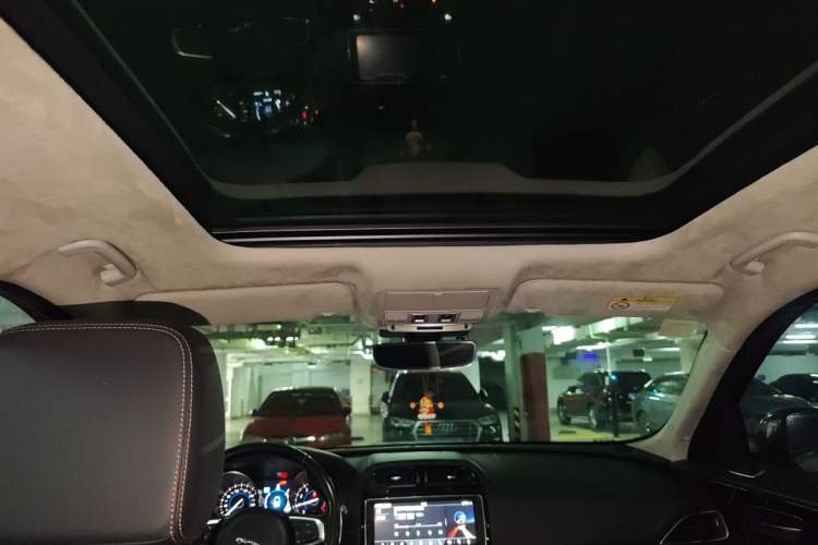 Used Jaguar F-PACE 2018 2.0T Four-Wheel Drive Urban Luxury Edition Headliner