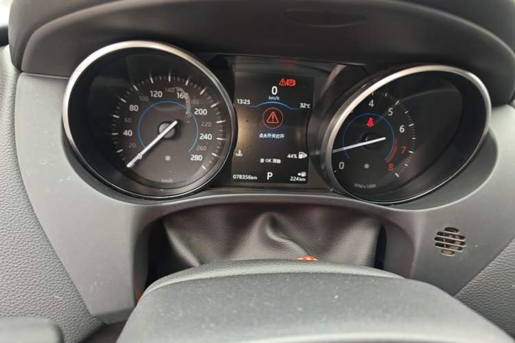 Used Jaguar F-PACE 2018 2.0T Two-Wheel Drive Urban Deluxe Edition Instrument Cluster