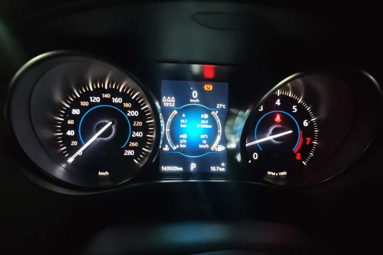 Used Jaguar F-PACE 2018 2.0T Four-Wheel Drive Urban Luxury Edition Instrument Cluster