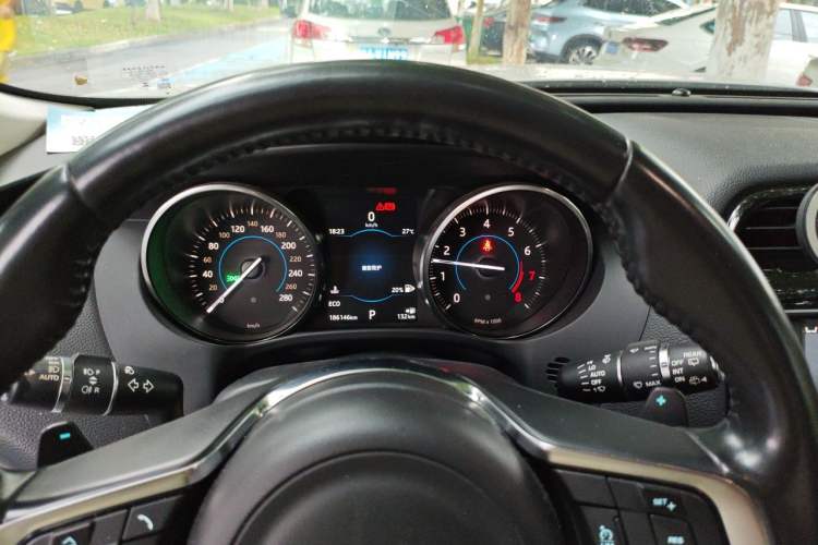 Used Jaguar F-PACE 2018 2.0T Four-Wheel Drive Urban Luxury Edition Instrument Cluster
