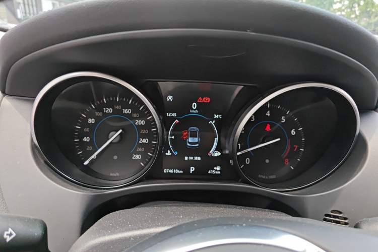 Used Jaguar F-PACE 2018 2.0T Two-Wheel Drive Urban Deluxe Edition Instrument Cluster