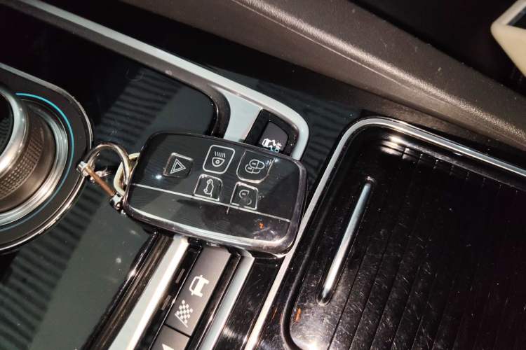 Used Jaguar F-PACE 2018 2.0T Four-Wheel Drive Urban Luxury Edition Interior 1