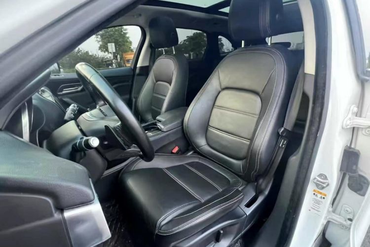 Used Jaguar F-PACE 2018 2.0T Four-Wheel Drive Urban Luxury Edition Interior 1