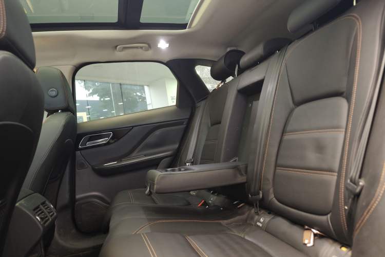 Used Jaguar F-PACE 2018 2.0T Four-Wheel Drive Urban Luxury Edition Interior 12