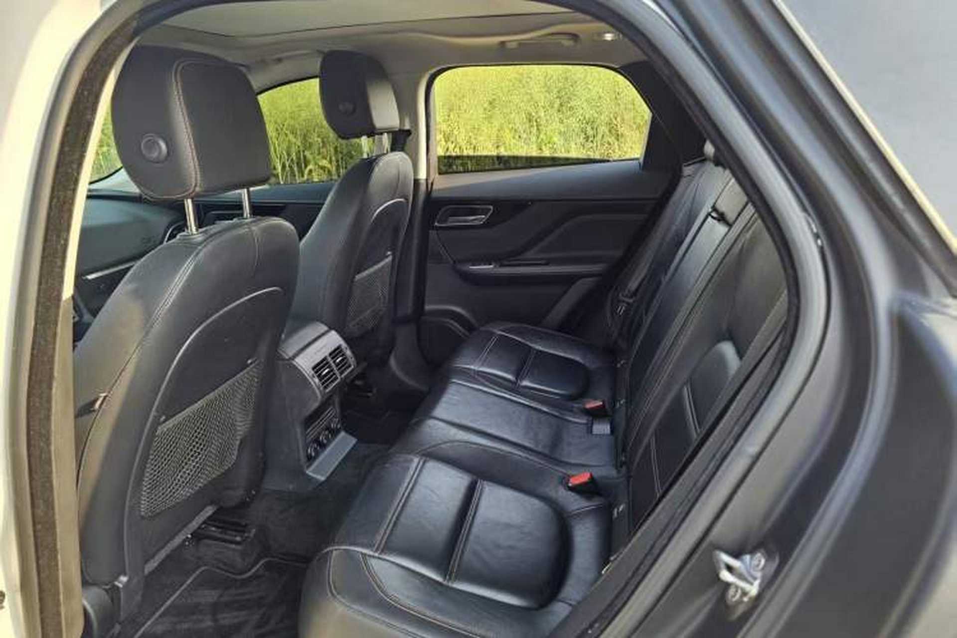 Used Jaguar F-PACE 2018 2.0T Four-Wheel Drive Urban Luxury Edition Interior 3