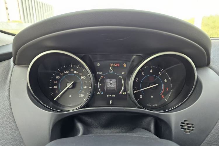 Used Jaguar F-PACE 2018 2.0T Four-Wheel Drive Urban Luxury Edition Interior 5