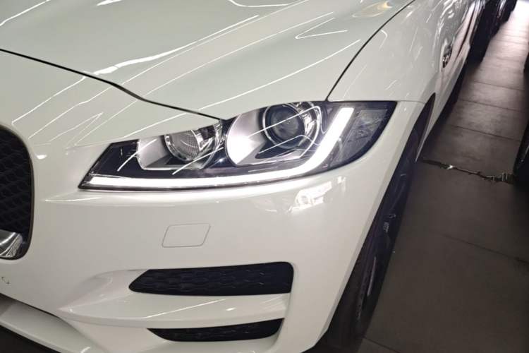 Used Jaguar F-PACE 2018 2.0T Four-Wheel Drive Urban Luxury Edition Left Front Headlight