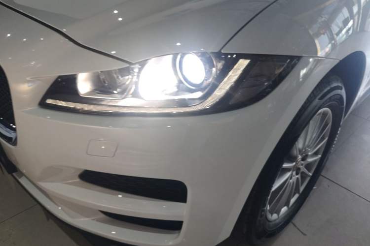 Used Jaguar F-PACE 2018 2.0T Two-Wheel Drive Urban Deluxe Edition Left Front Headlight