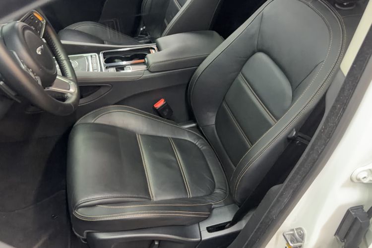 Used Jaguar F-PACE 2018 2.0T Four-Wheel Drive Urban Luxury Edition Left Front Seat
