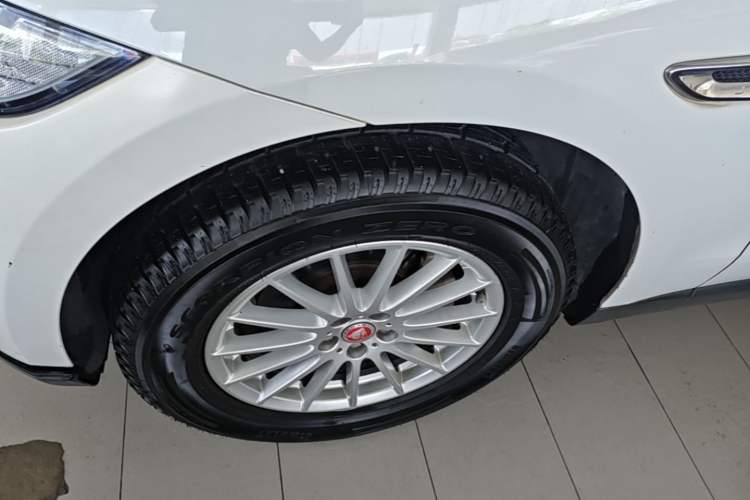 Used Jaguar F-PACE 2018 2.0T Four-Wheel Drive Urban Luxury Edition Left Front Wheel Hub