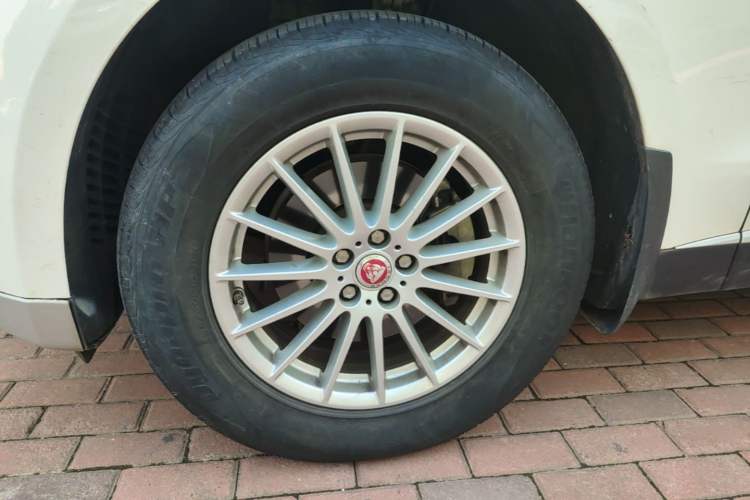 Used Jaguar F-PACE 2018 2.0T Four-Wheel Drive Urban Luxury Edition Left Front Wheel Hub