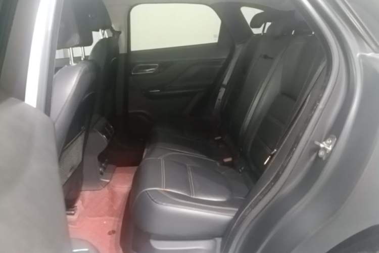 Used Jaguar F-PACE 2018 2.0T Four-Wheel Drive Urban Luxury Edition Left Rear Seat