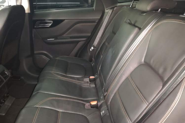 Used Jaguar F-PACE 2018 2.0T Four-Wheel Drive Urban Luxury Edition Left Rear Seat