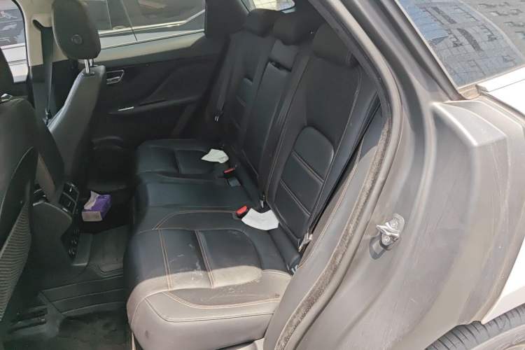 Used Jaguar F-PACE 2018 2.0T Two-Wheel Drive Urban Deluxe Edition Left Rear Seat