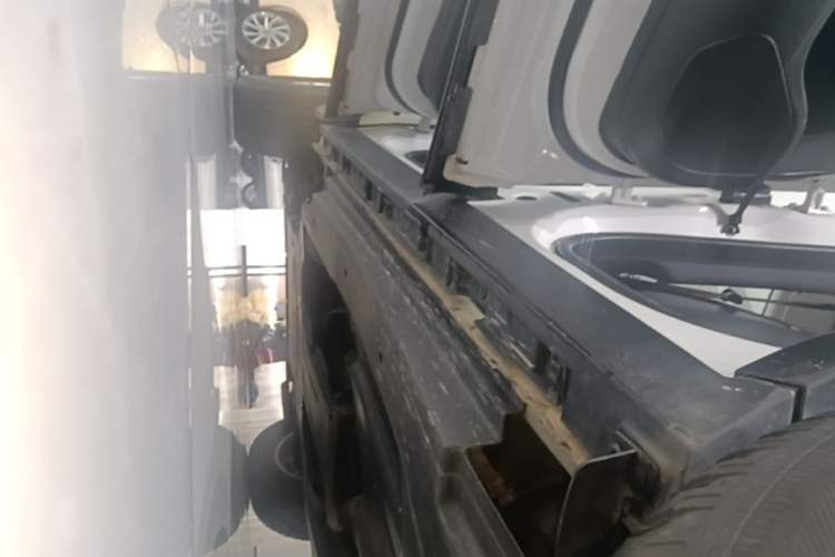 Used Jaguar F-PACE 2018 2.0T Four-Wheel Drive Urban Luxury Edition Left Side Sill
