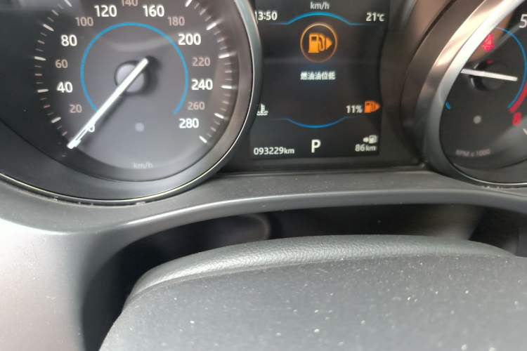 Used Jaguar F-PACE 2018 2.0T Four-Wheel Drive Urban Luxury Edition Odometer Close Up