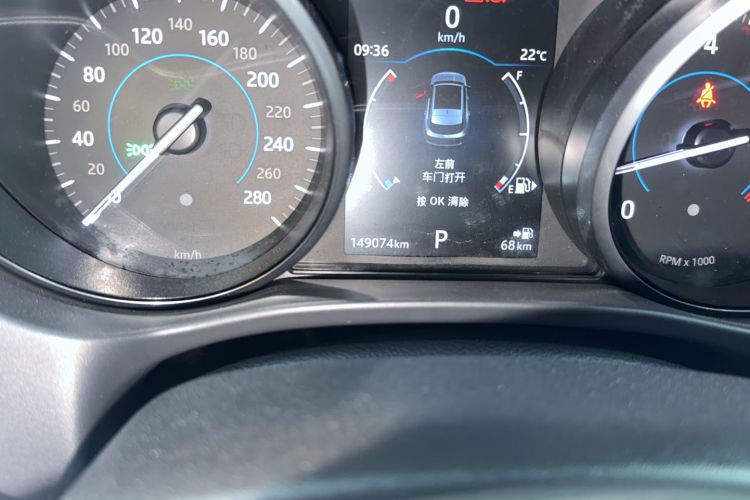 Used Jaguar F-PACE 2018 2.0T Four-Wheel Drive Urban Luxury Edition Odometer Close Up