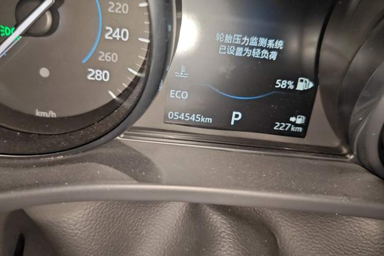Used Jaguar F-PACE 2018 2.0T Four-Wheel Drive Urban Luxury Edition Odometer Close Up