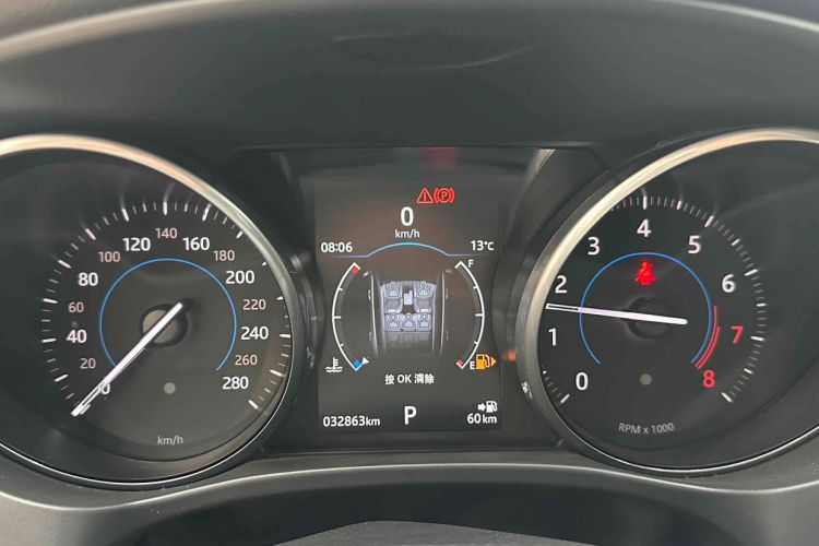 Used Jaguar F-PACE 2018 2.0T Two-Wheel Drive Urban Deluxe Edition Odometer Close Up