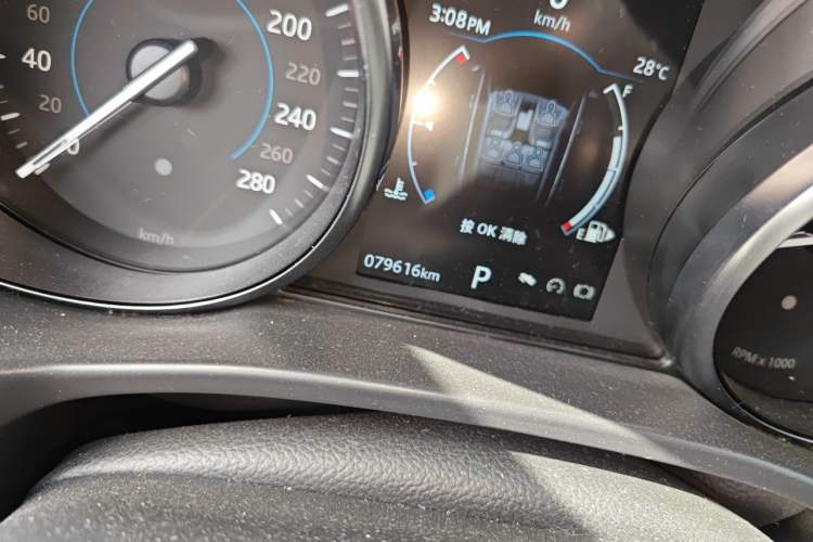 Used Jaguar F-PACE 2018 2.0T Four-Wheel Drive Urban Luxury Edition Odometer Close Up