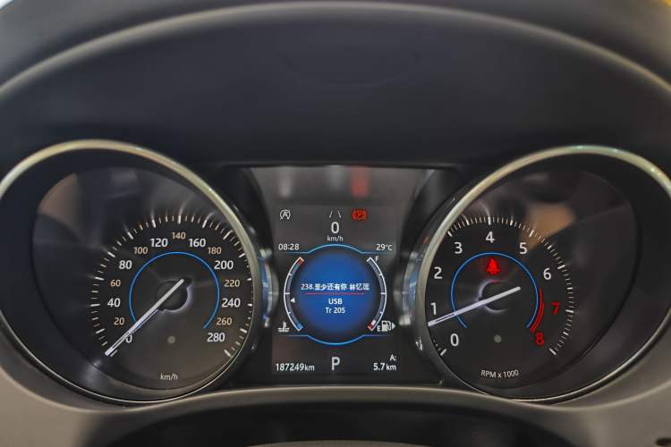 Used Jaguar F-PACE 2018 2.0T Four-Wheel Drive Urban Luxury Edition Odometer Close Up