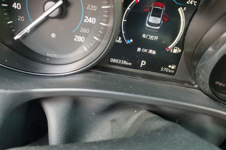 Used Jaguar F-PACE 2018 2.0T Four-Wheel Drive Urban Luxury Edition Odometer Close Up