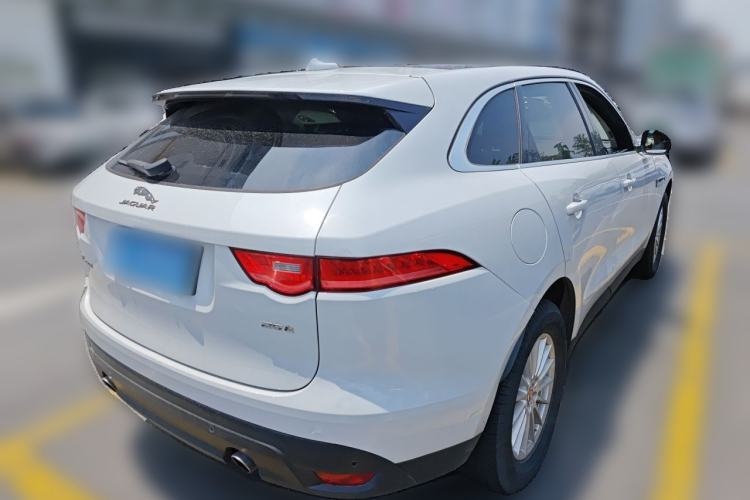 Used Jaguar F-PACE 2018 2.0T Two-Wheel Drive Urban Deluxe Edition Rear Right 45 Deg