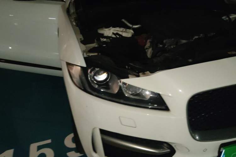 Used Jaguar F-PACE 2018 2.0T All-Wheel Drive R-Sport Sport Edition Right Front Headlight