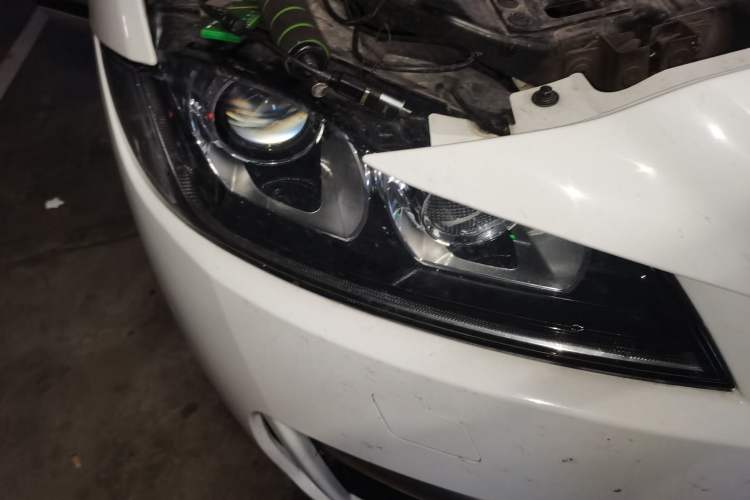 Used Jaguar F-PACE 2018 2.0T All-Wheel Drive R-Sport Sport Edition Right Front Headlight