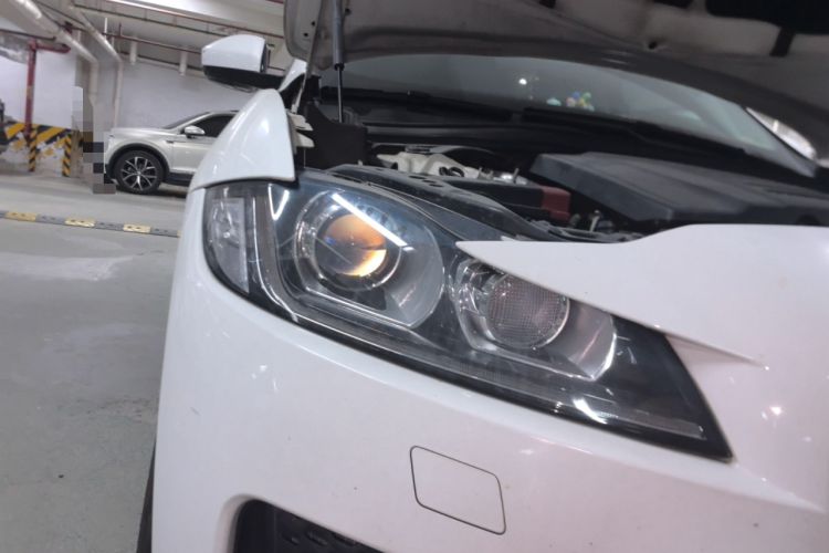 Used Jaguar F-PACE 2018 2.0T Four-Wheel Drive Urban Luxury Edition Right Front Headlight
