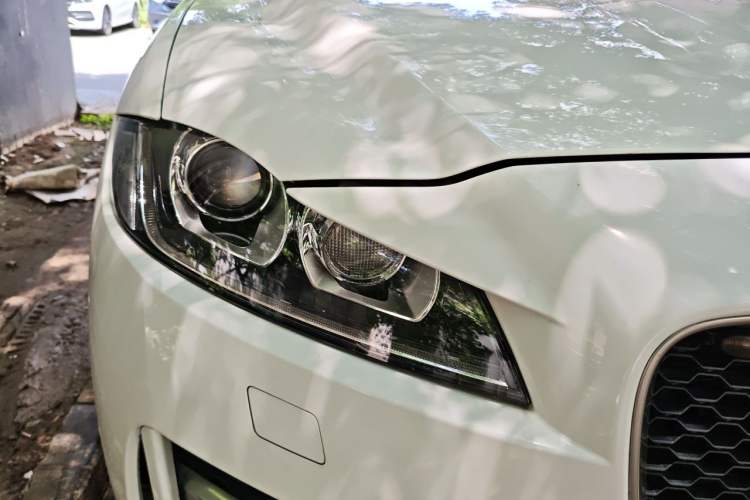 Used Jaguar F-PACE 2018 2.0T Four-Wheel Drive Urban Luxury Edition Right Front Headlight