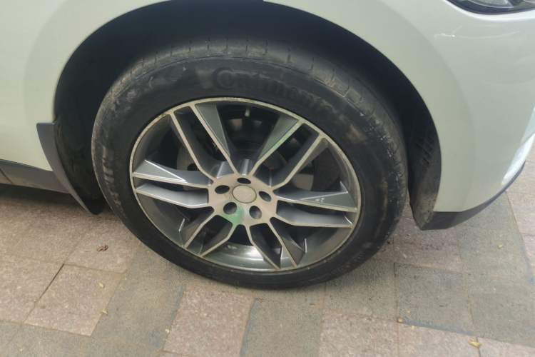Used Jaguar F-PACE 2018 2.0T Four-Wheel Drive Urban Luxury Edition Right Front Wheel Hub