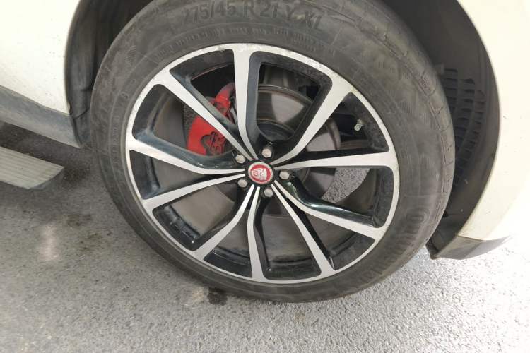 Used Jaguar F-PACE 2018 2.0T Four-Wheel Drive Urban Luxury Edition Right Front Wheel Hub