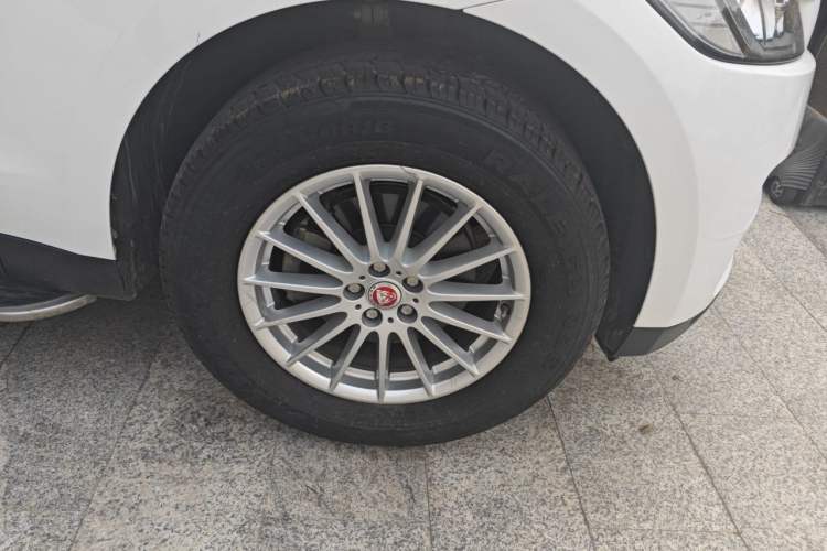 Used Jaguar F-PACE 2018 2.0T Four-Wheel Drive Urban Luxury Edition Right Front Wheel Hub