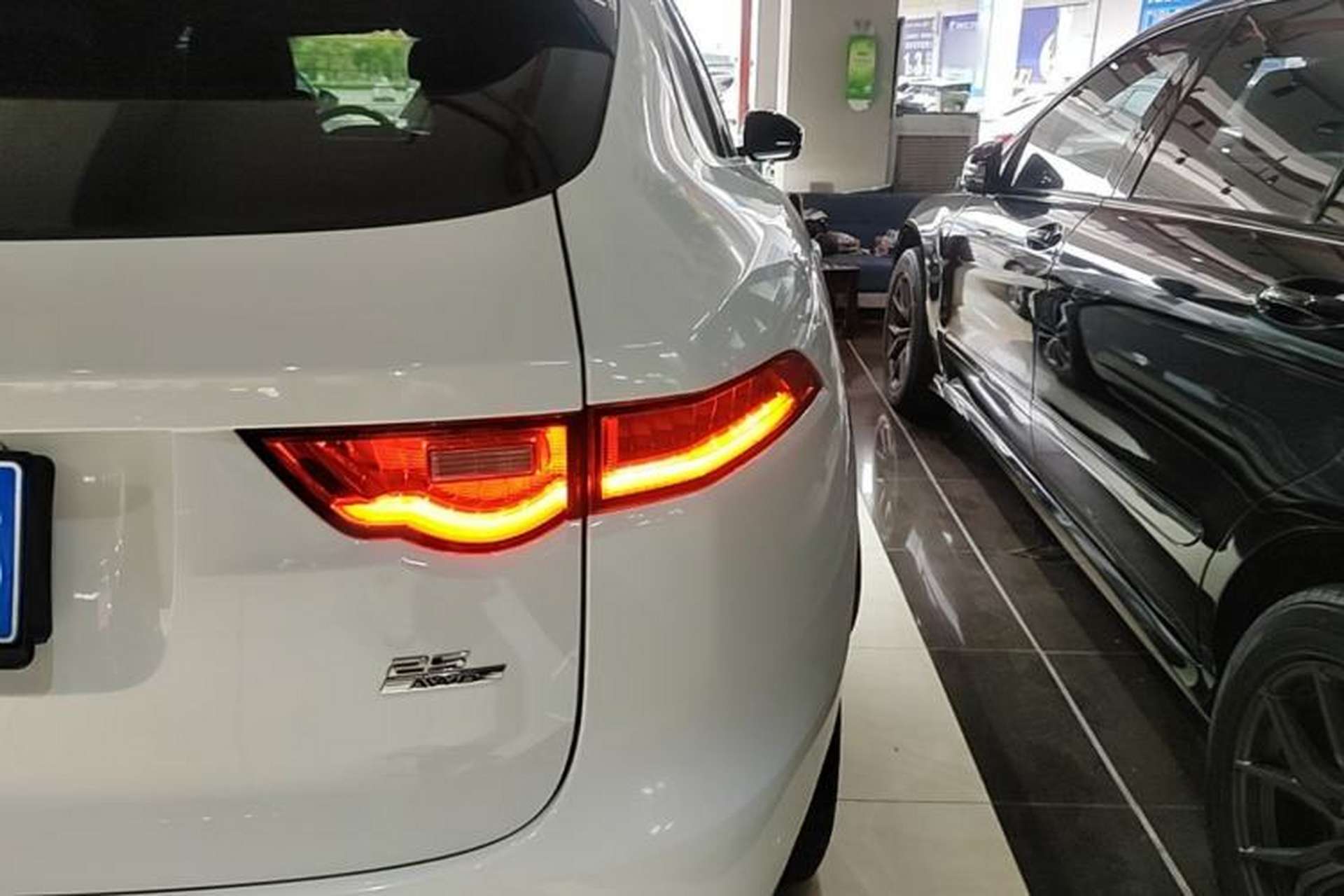 Used Jaguar F-PACE 2018 2.0T All-Wheel Drive R-Sport Sport Edition Right Rear Taillight